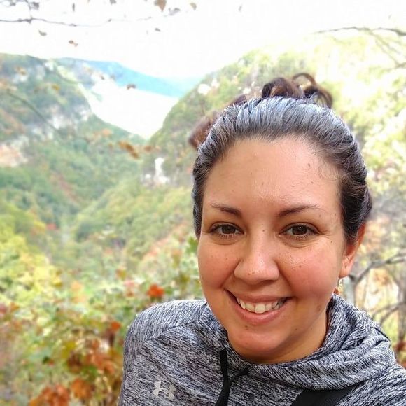 Meet your Posher, Stephanie - Picture 1 of 1